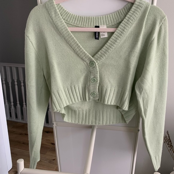 Cardigan - Picture 2 of 4